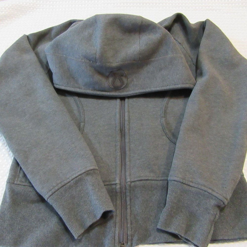 Lu Lu Lemon Hoodies Size possible a small